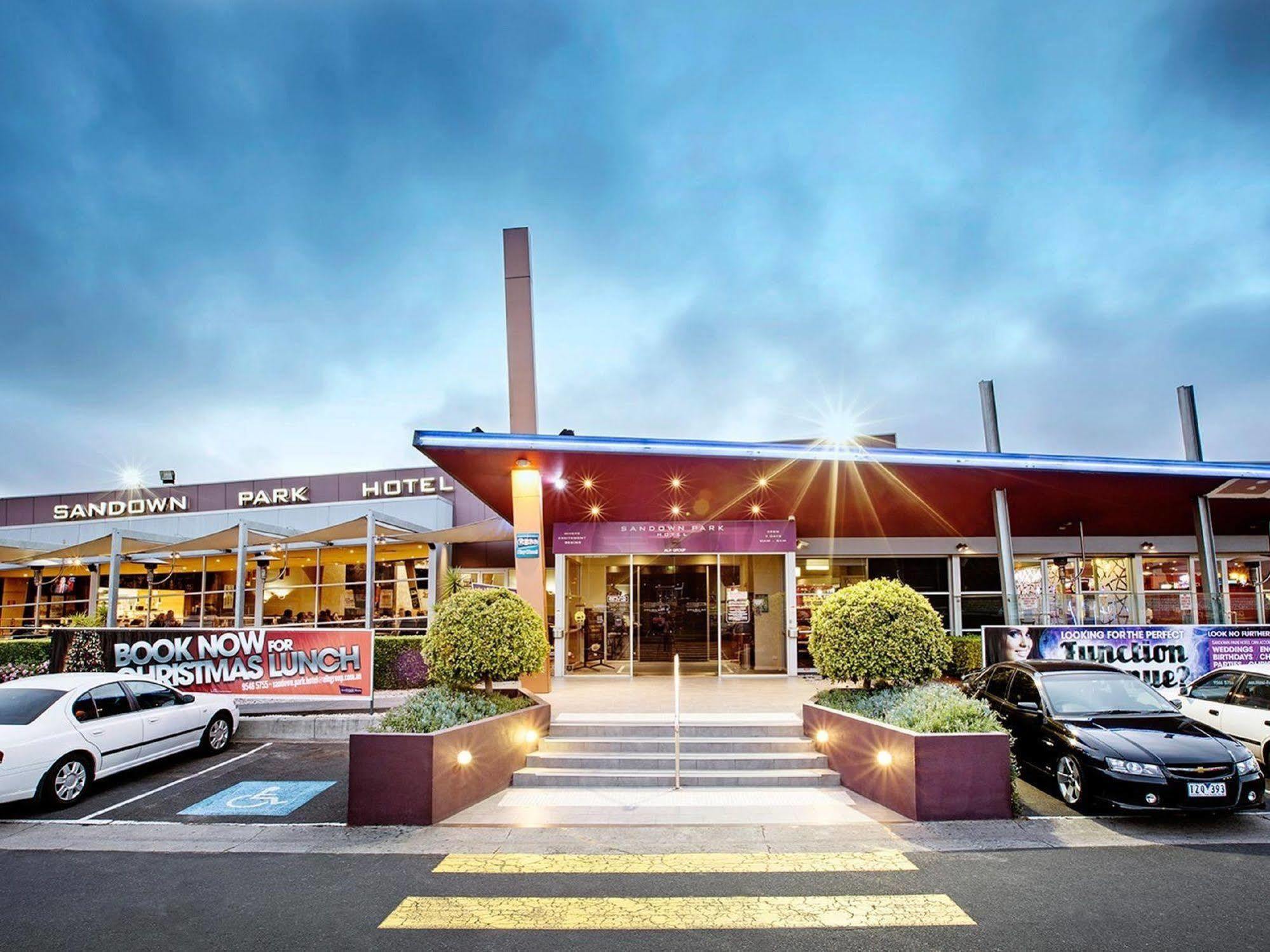 Nightcap At Sandown Park Hotel Noble Park Exteriör bild