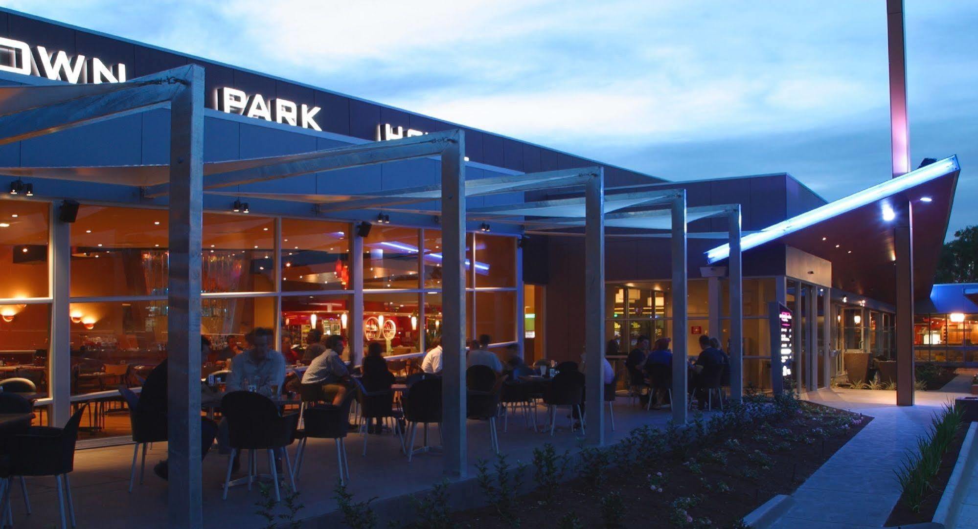 Nightcap At Sandown Park Hotel Noble Park Exteriör bild