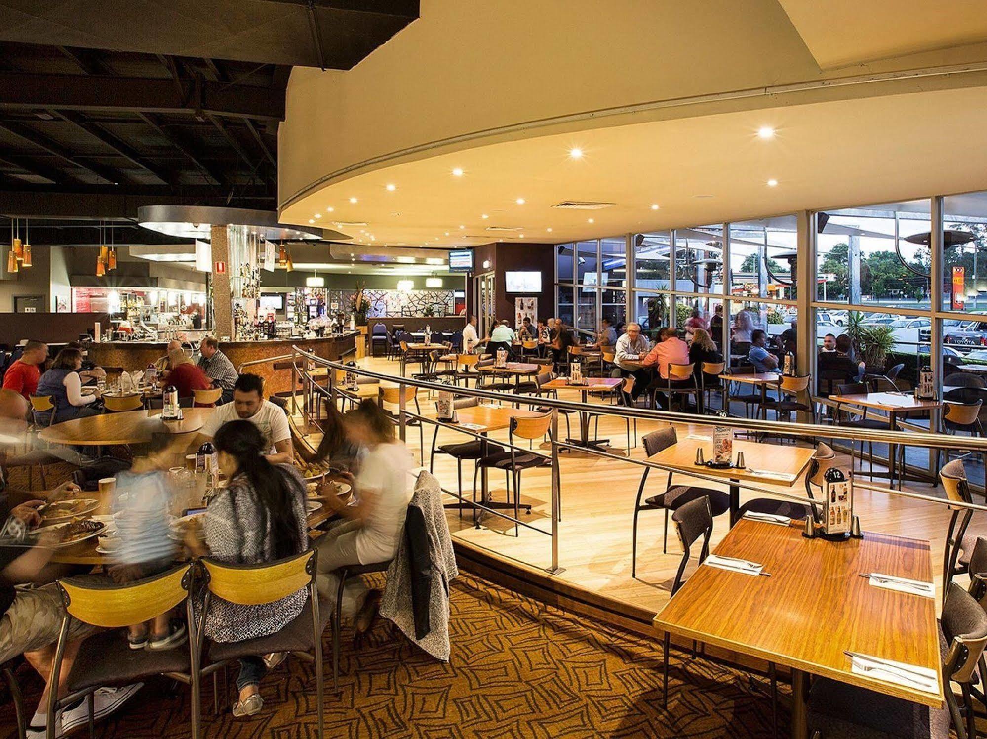 Nightcap At Sandown Park Hotel Noble Park Exteriör bild
