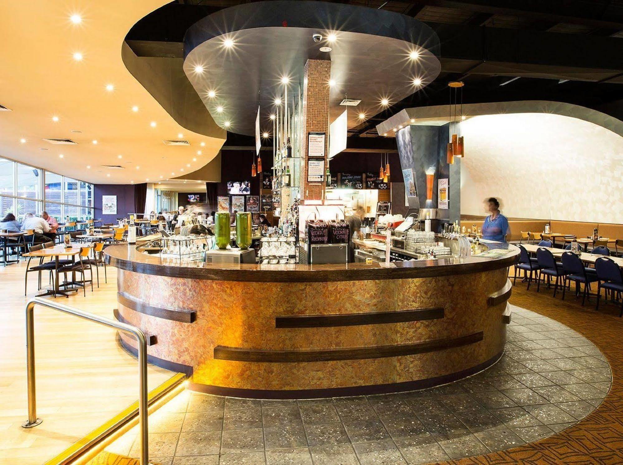 Nightcap At Sandown Park Hotel Noble Park Exteriör bild