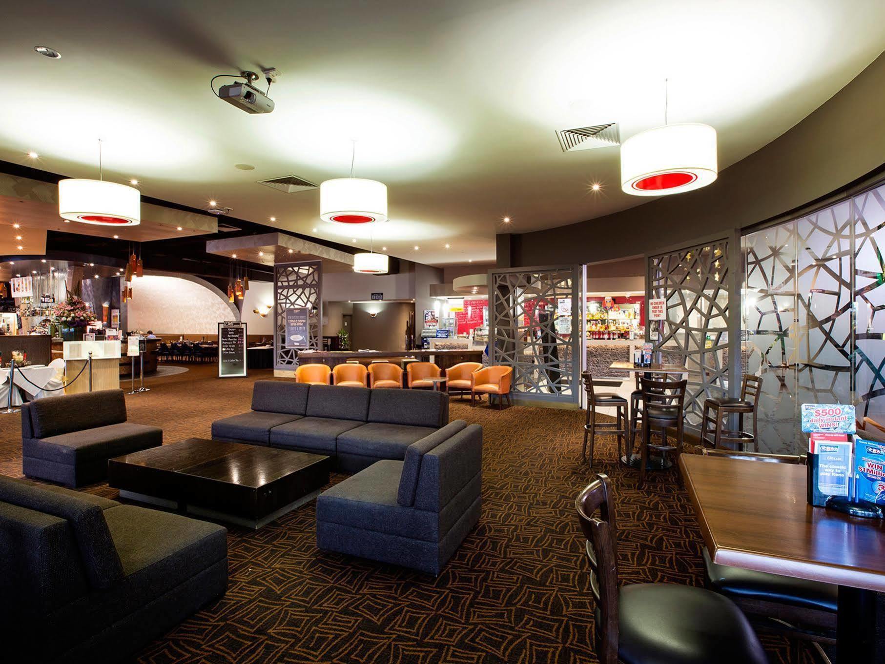 Nightcap At Sandown Park Hotel Noble Park Exteriör bild